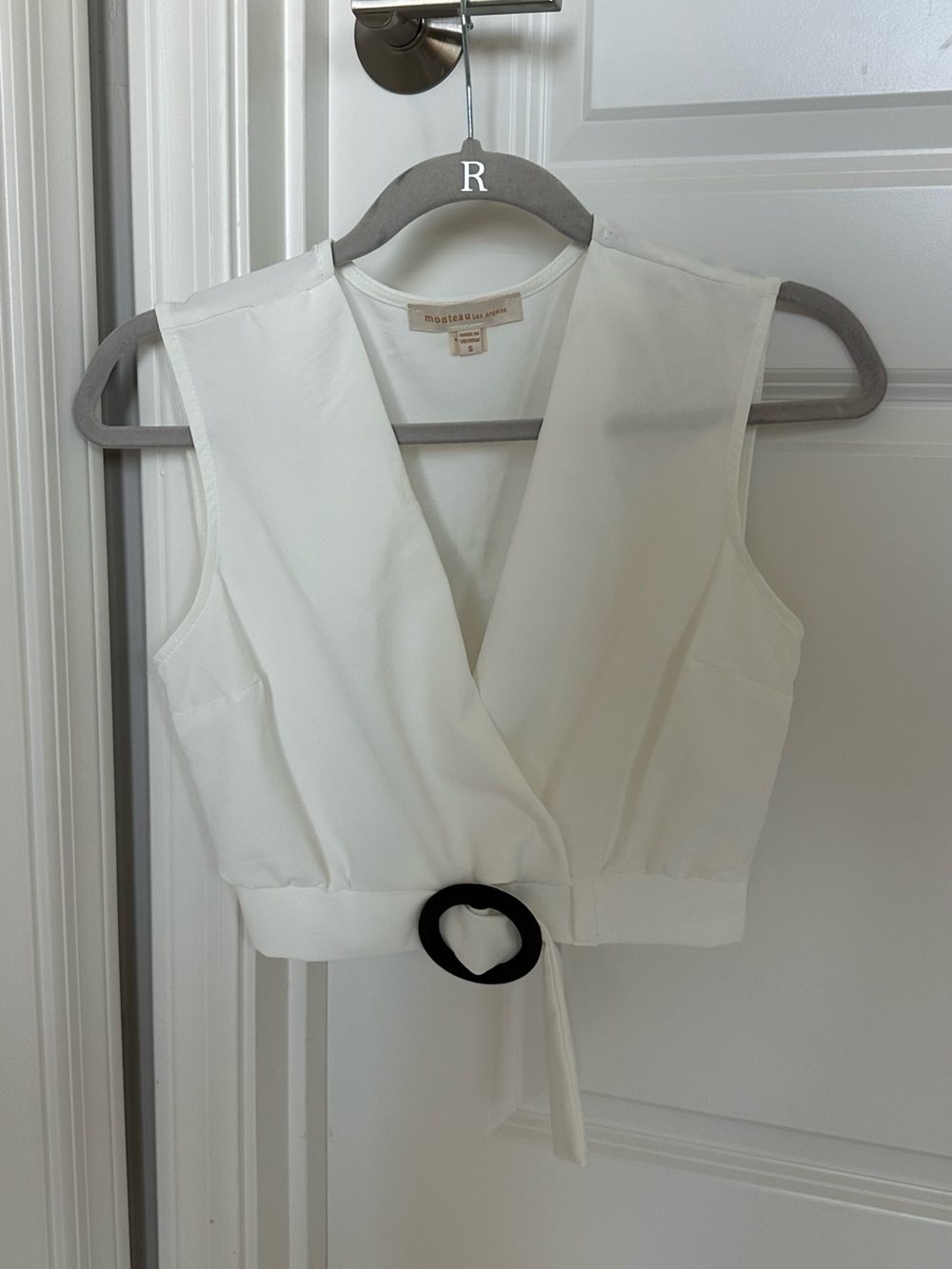 Sleeveless Cream Wide-Leg Jumpsuit with Black Ring Belt - Picture 2 of 5